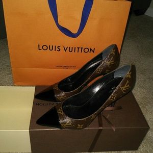 Louis Vuitton Fetish Pumps
